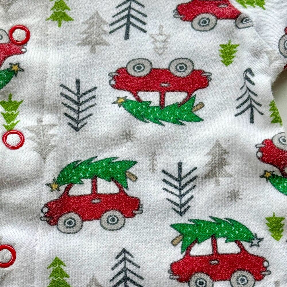 4/$10 - Baby Starters Christmas Cotton Baby Footie, Onesie Bodysuit, & Bib Set | - Picture 3 of 11